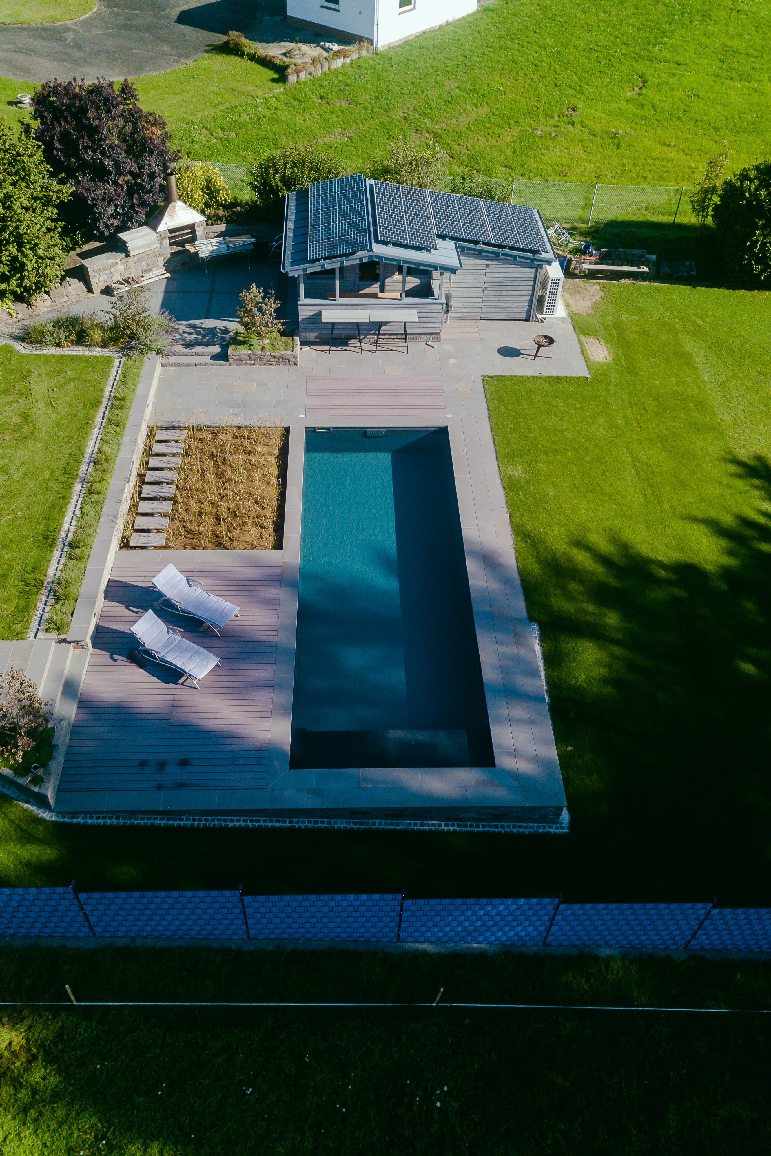 living-pool-with-panorama-Neustadt/Wied-DE-2