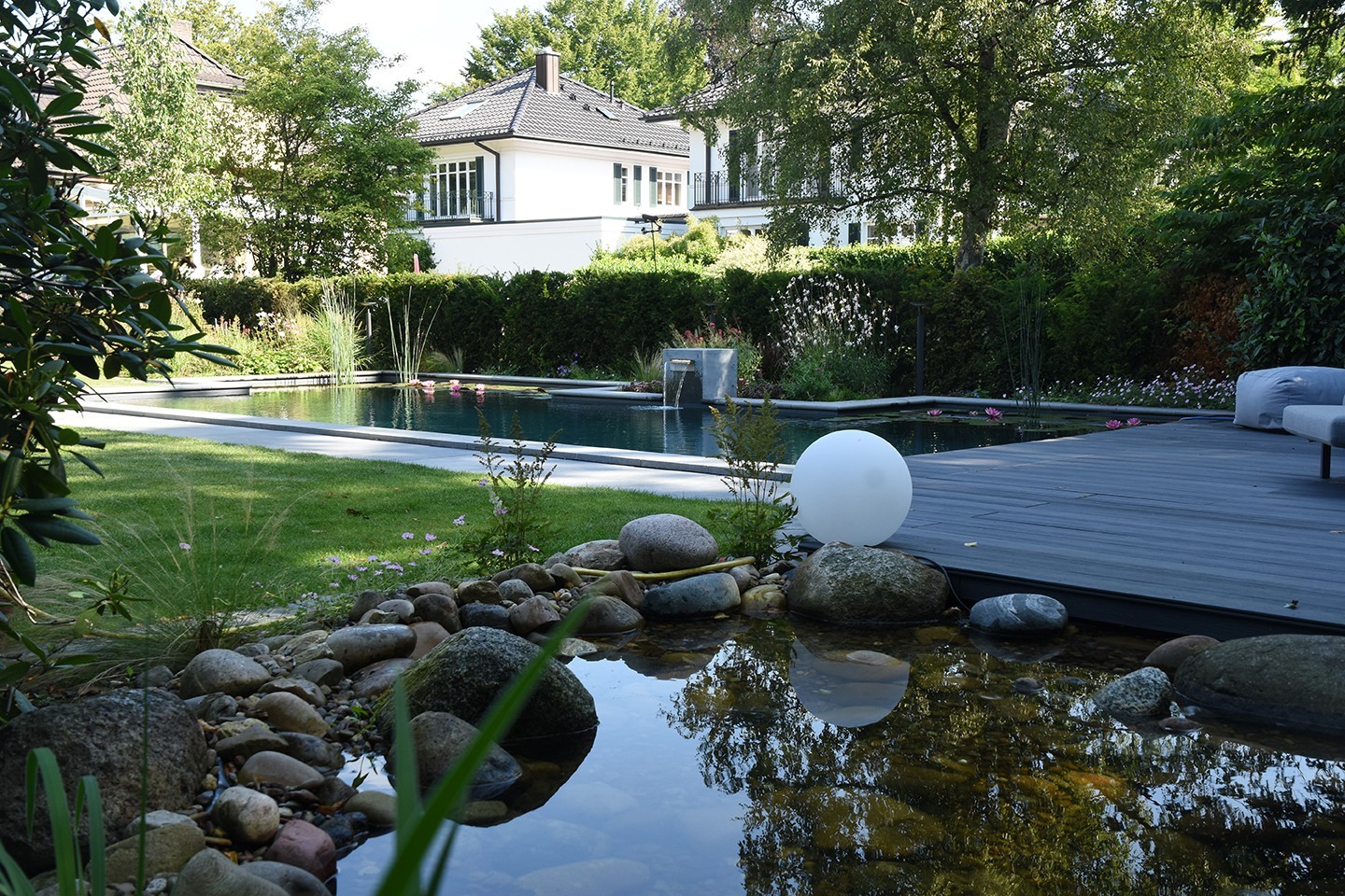 swimming-pond-with-pool-character_Bremen,DE_4